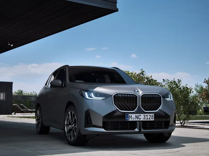 BMW X3 xDrive30e — Official BMW X3 exterior